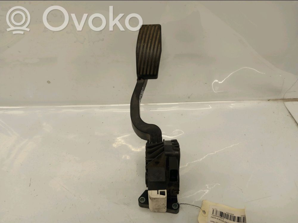 Akceleratoriaus pedalas   39238341,39238341