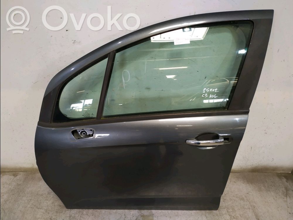 Priekinės durys   9002AZ,9002AZ