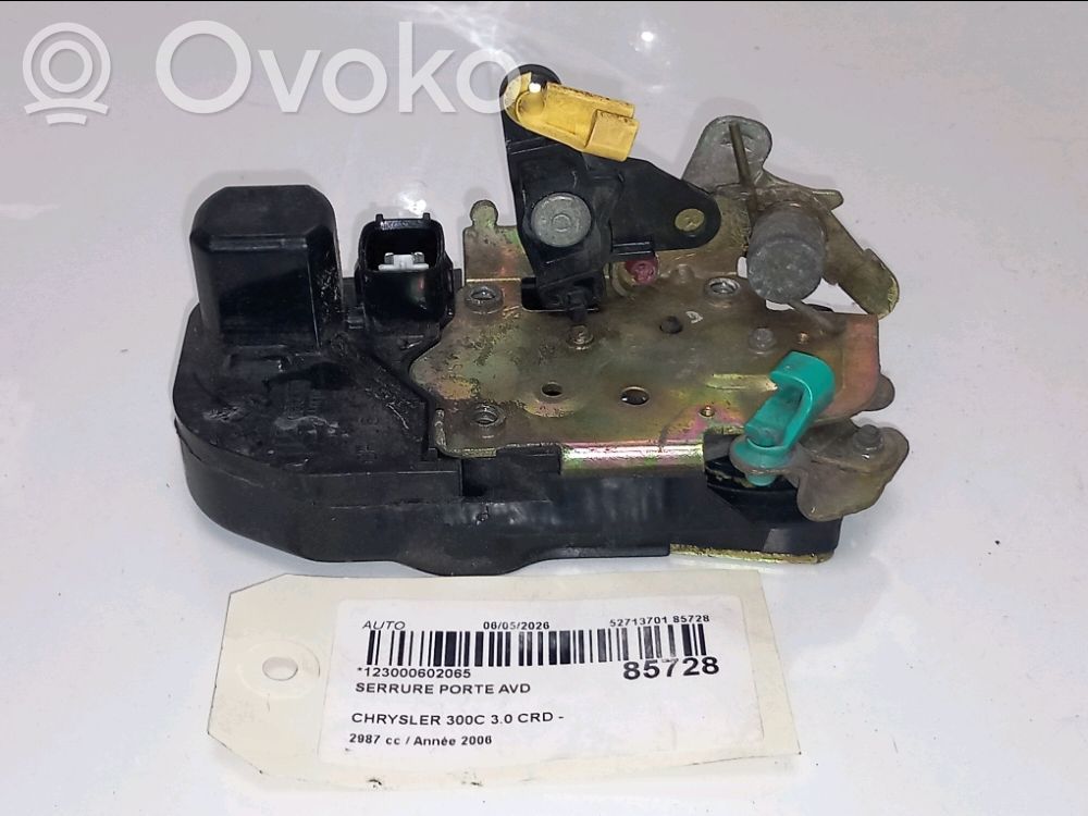 Priekšpusē slēdzene   4589072AC,4589072AC