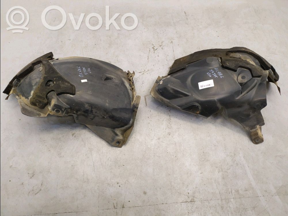Renault Clio IV Nadkole przednie 