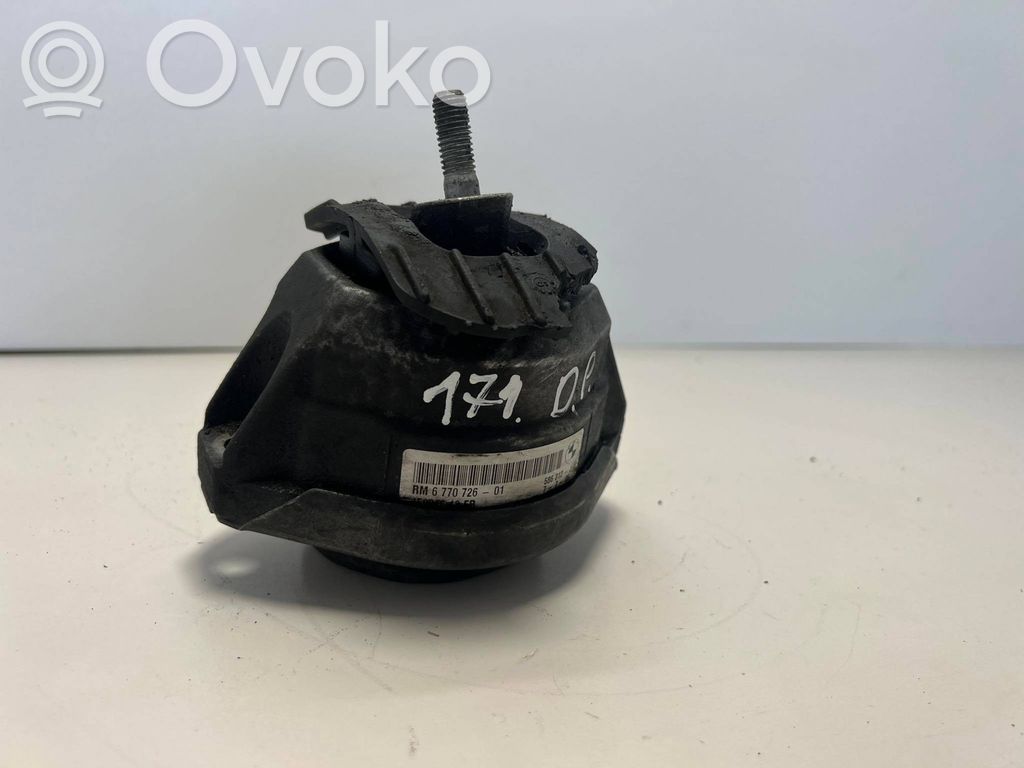 BMW 5 E60 E61 Variklio pagalvė 