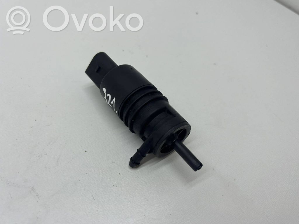 BMW 5 F10 F11 Logu mazgātāja sūknis 