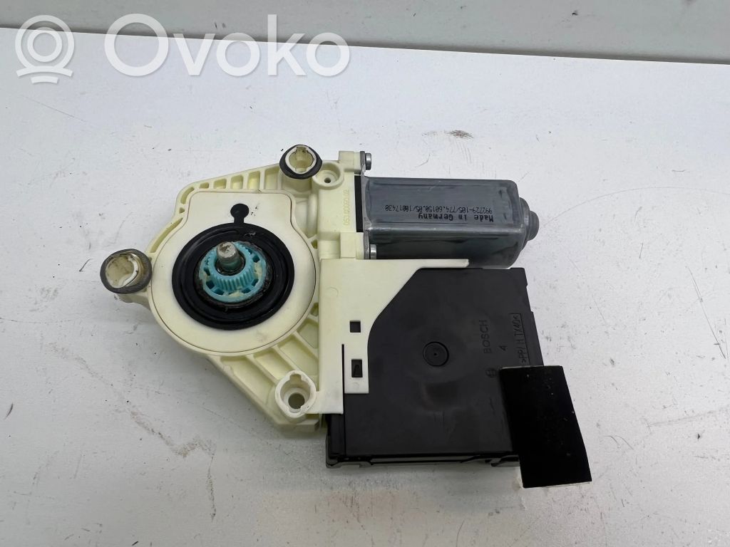 Volkswagen PASSAT B6 Elektryczny podnośnik szyby drzwi 