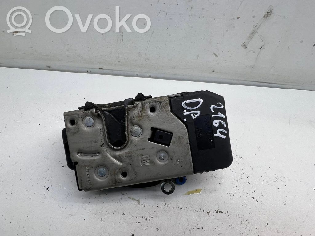 Renault Trafic II (X83) Priekšpusē slēdzene 
