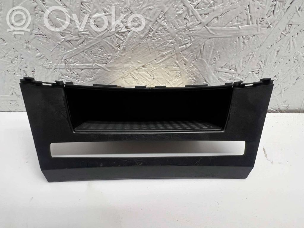 BMW 5 E60 E61 Daiktadėžė 