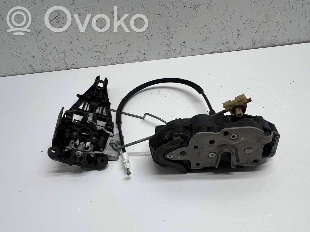 Opel Insignia A Priekšpusē slēdzene 