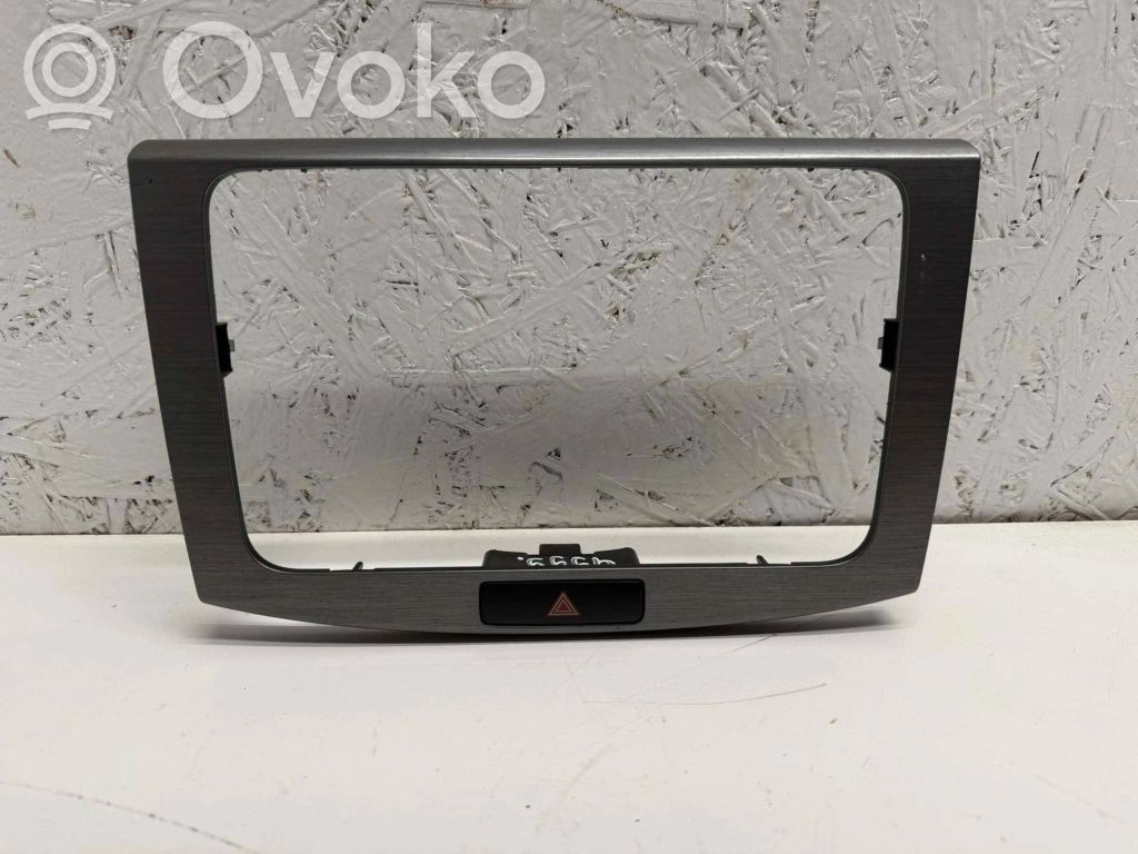 Volkswagen PASSAT B7 Konsola środkowa / Radio / GPS 