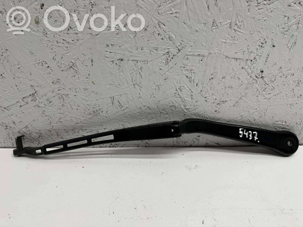 BMW 3 E90 E91 Front wiper blade arm 