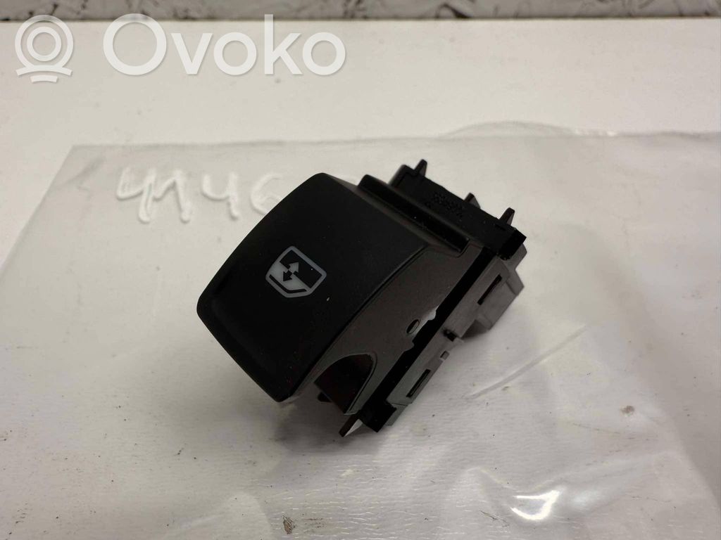 Seat Arona Electric window control switch 