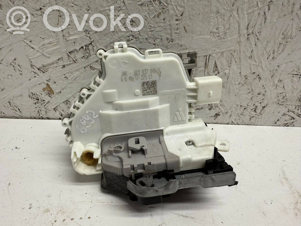 Audi A3 S3 8V Front door lock 