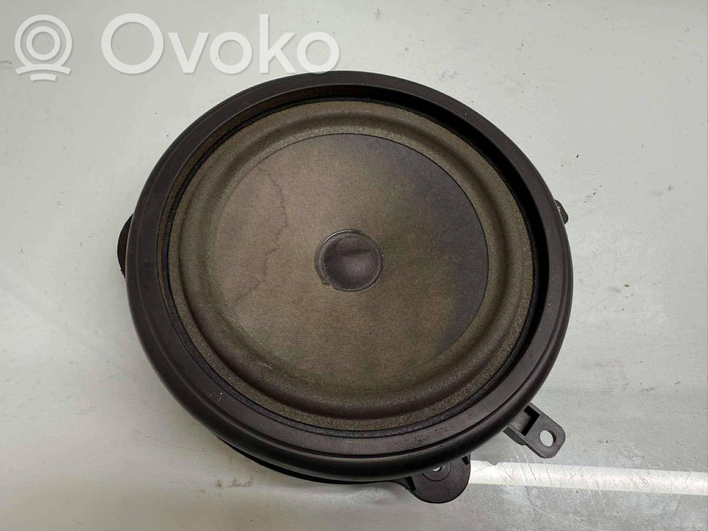Audi A3 S3 8P Front door speaker 