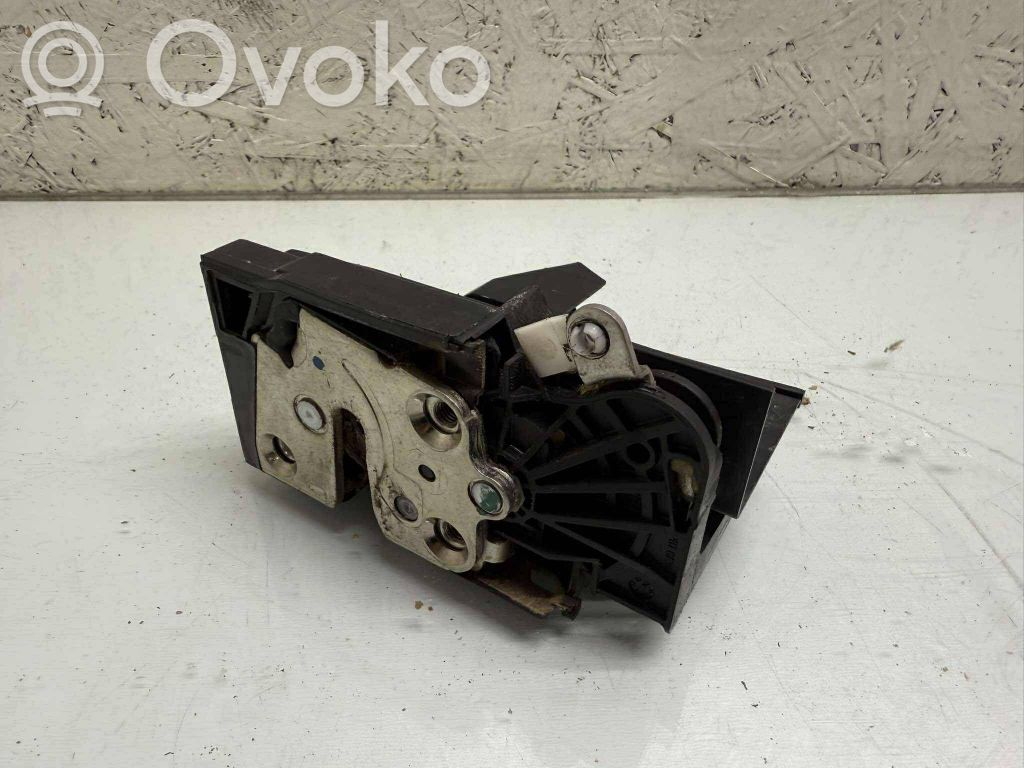 Zamek drzwi przednich   805026816RG