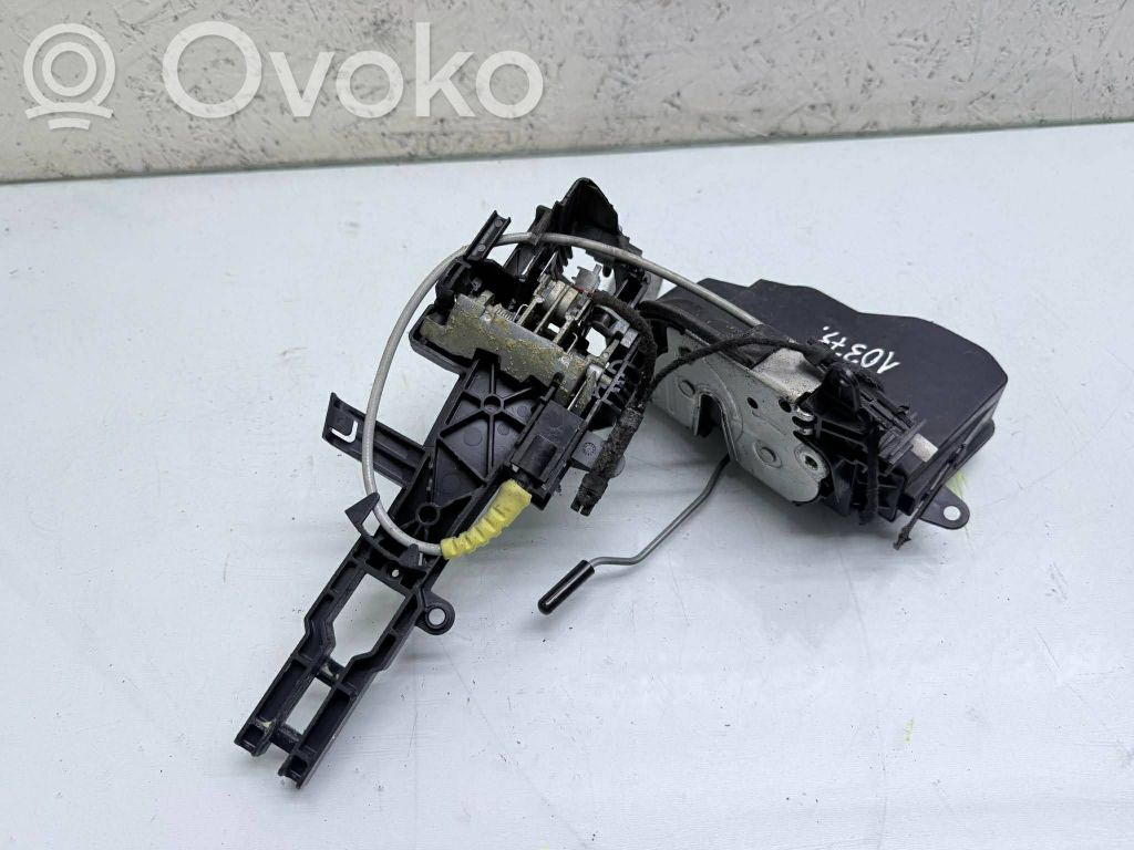 BMW 1 E81 E87 Front door lock 