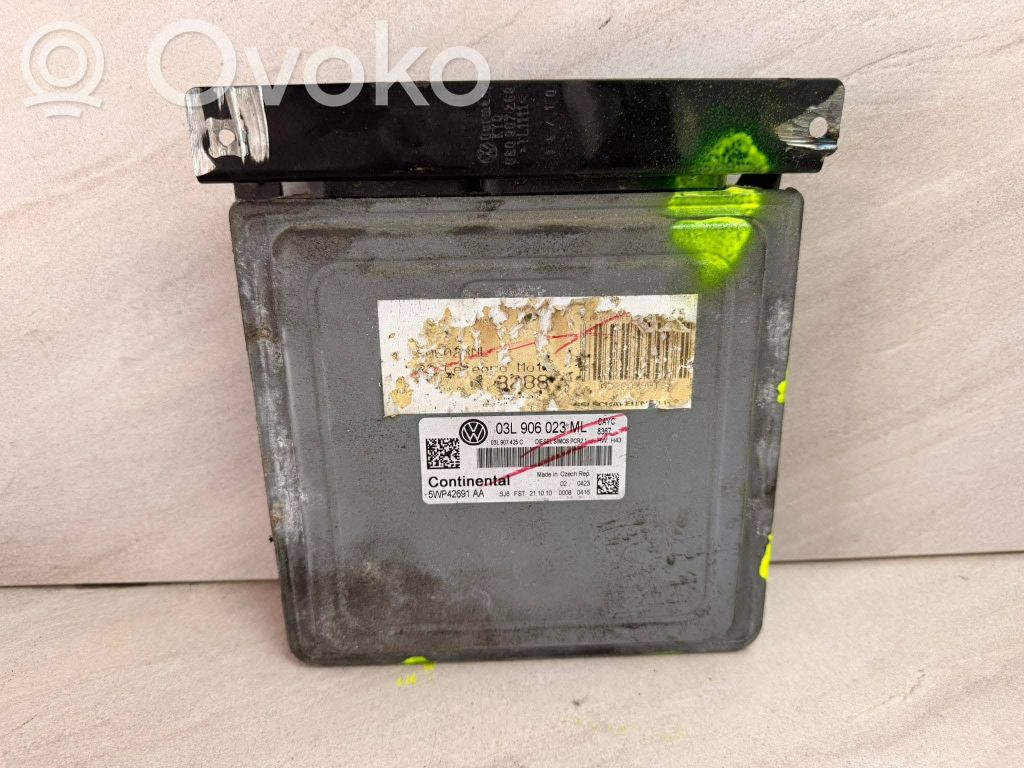 Volkswagen Jetta VI Engine control unit/module 