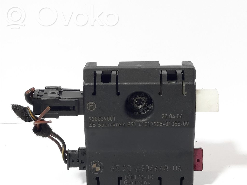 BMW 3 E90 E91 Antenos valdymo blokas 