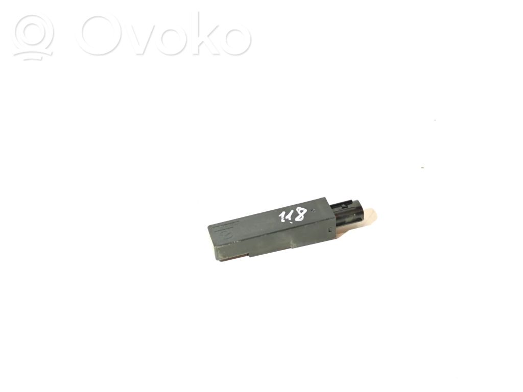 Mazda CX-5 Antenna control unit 