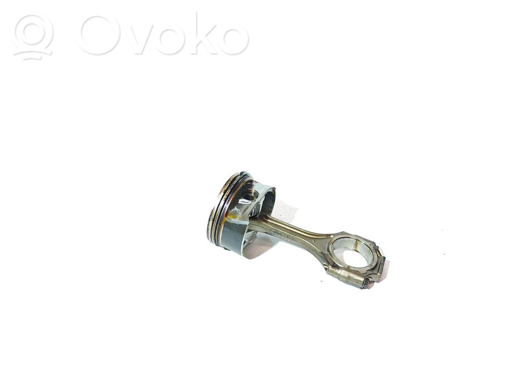 Mercedes-Benz C AMG W204 Piston with connecting rod 