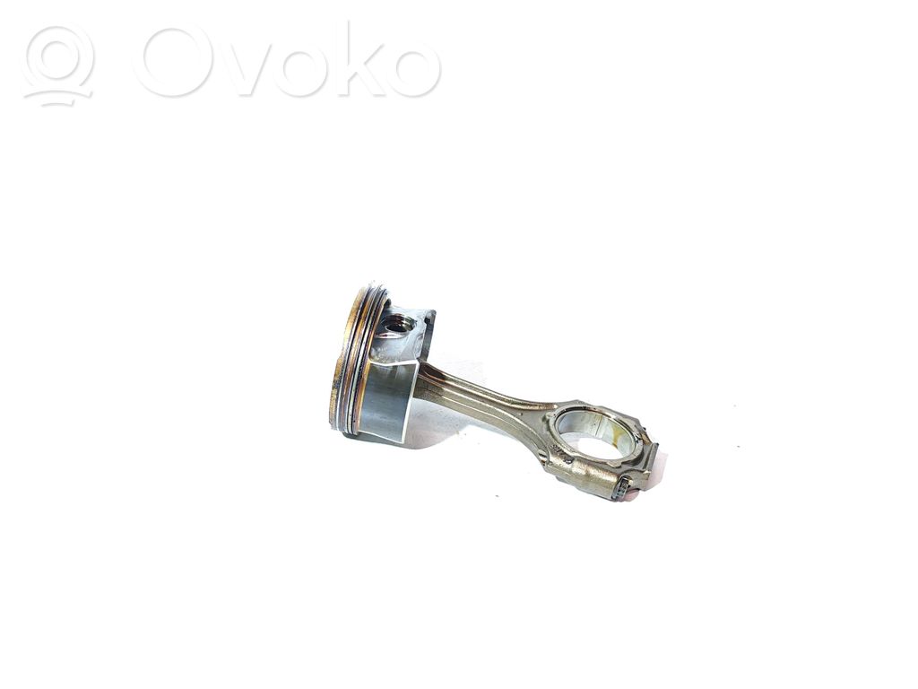 Mercedes-Benz C AMG W204 Piston with connecting rod 