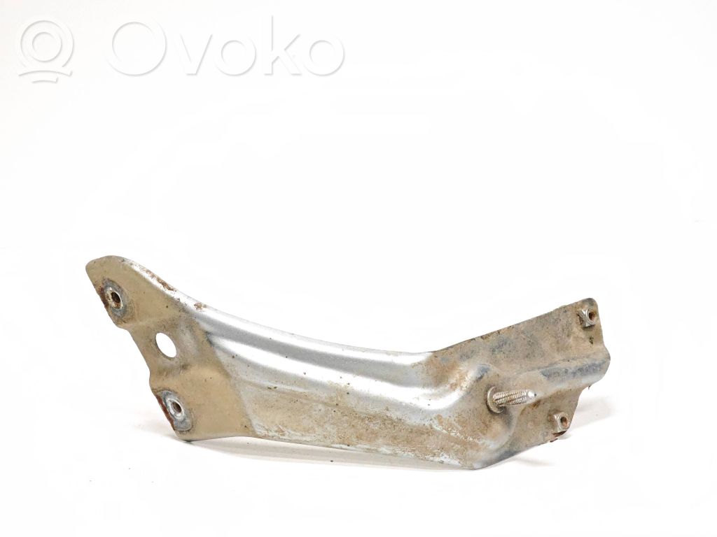 Volkswagen Scirocco Fender mounting bracket 