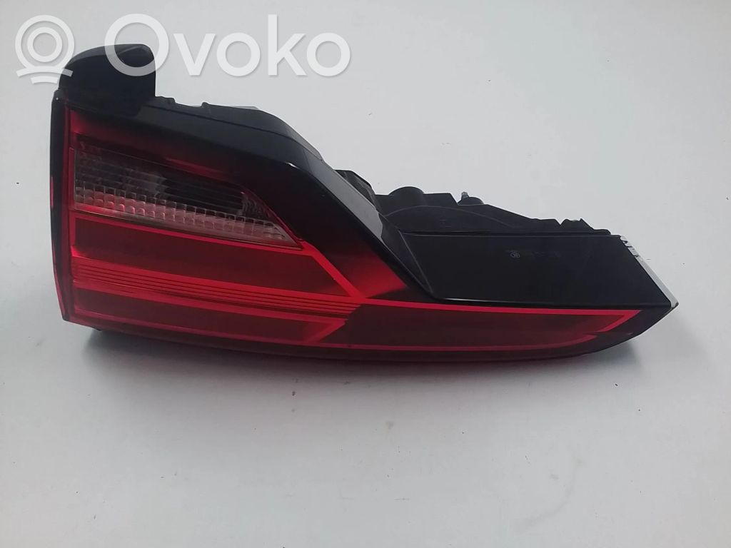 Audi A4 S4 B9 Aizmugurējais lukturis virsbūvē 