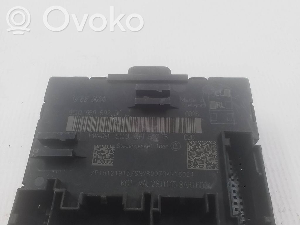 Volkswagen PASSAT B7 Door control unit/module 