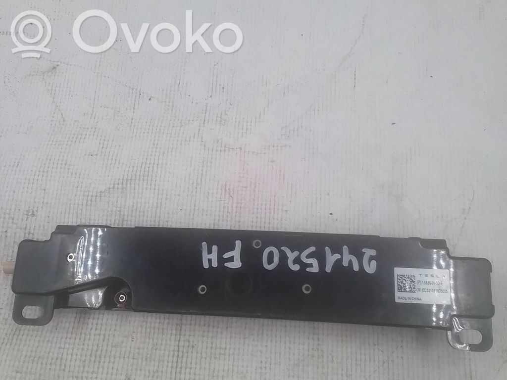 Tesla Model Y Antenos stiprintuvas 