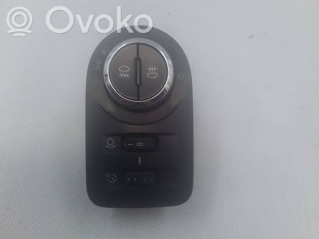 Opel Zafira C Light switch 