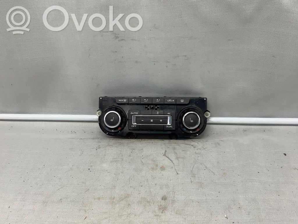 Skoda Octavia Mk2 (1Z) Panel klimatyzacji 