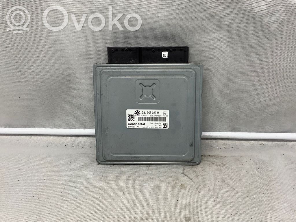 Volkswagen Golf VI Engine control unit/module 