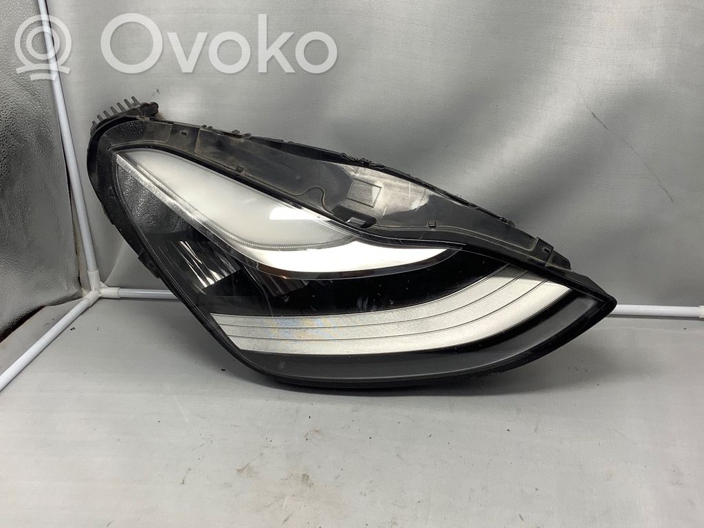 Tesla Model 3 Phare frontale 