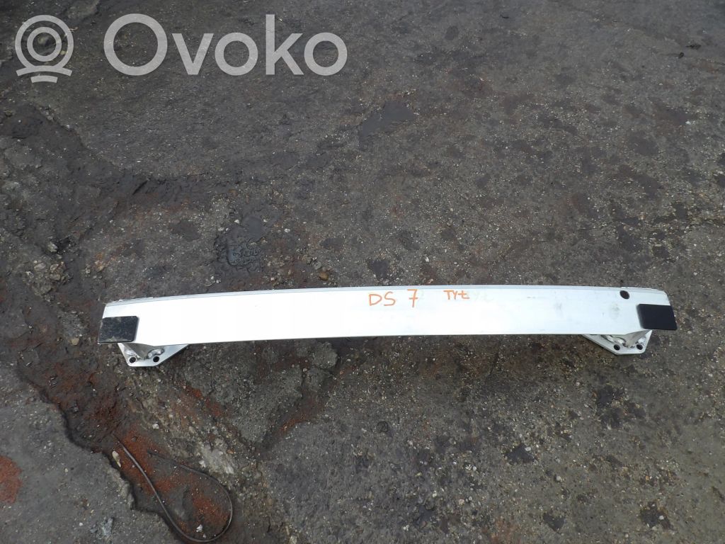 Aizmugurē bampera balka