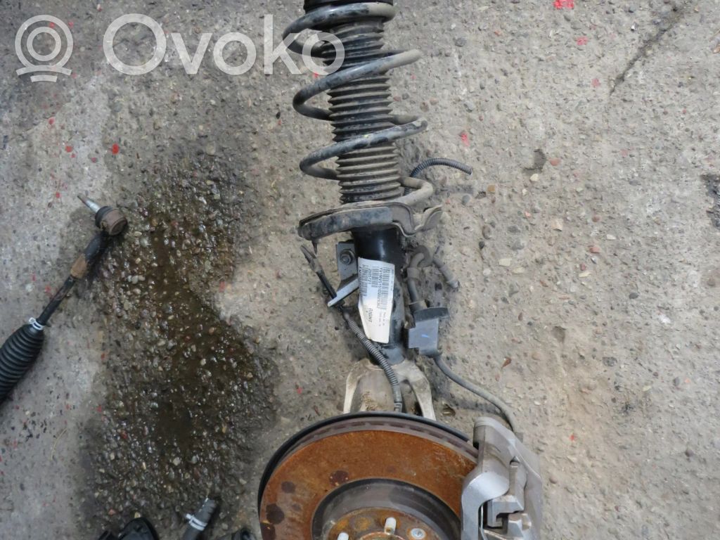 Volvo V40 Zwrotnica koła przedniego 