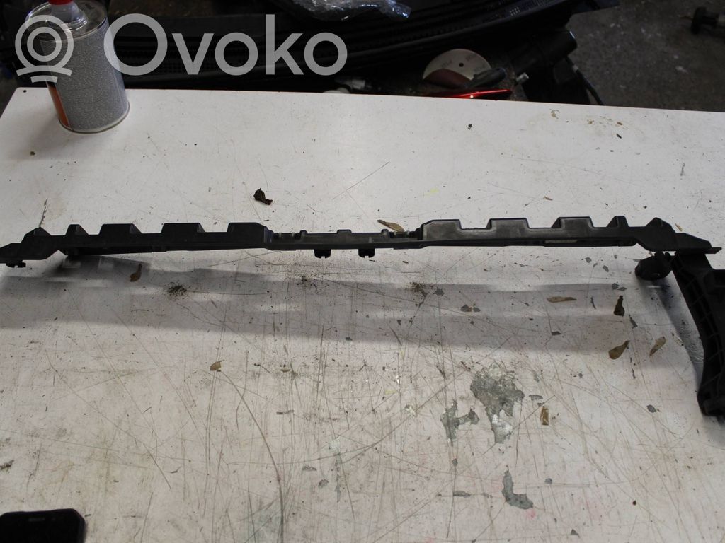 Front bumper mounting bracket   8747002