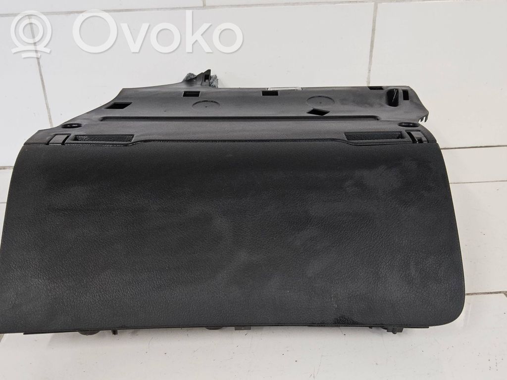 Audi A6 S6 C6 4F Daiktadėžė 