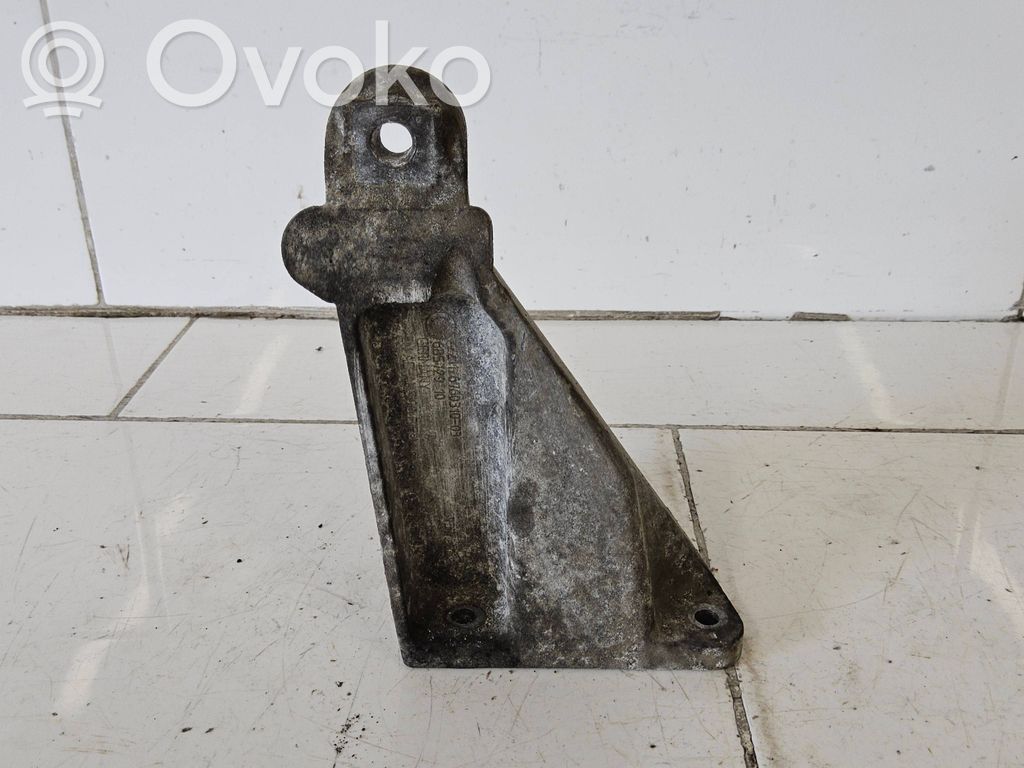 BMW 3 E90 E91 Engine mounting bracket 