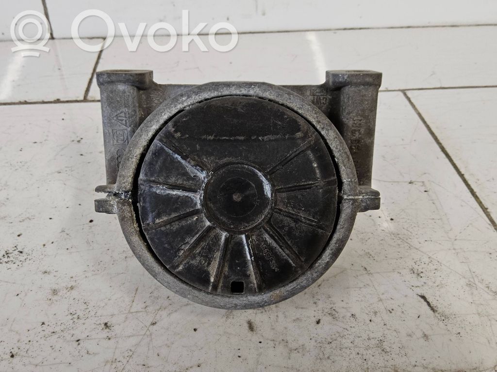 Engine mount bracket   8K0199381
