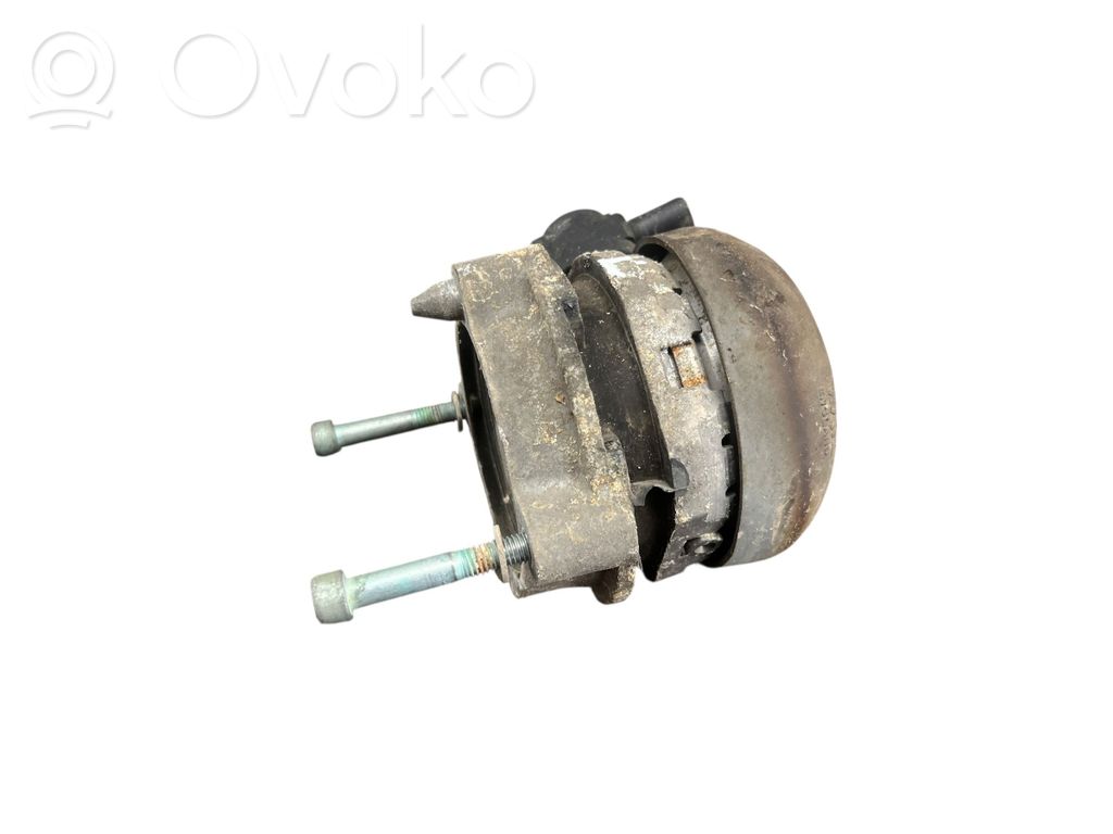 Audi A8 S8 D3 4E Engine mount bracket 