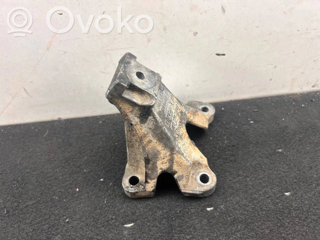 Audi A4 S4 B7 8E 8H Engine mounting bracket 
