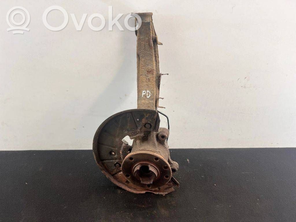 Piasta koła przedniego   7L8407258A