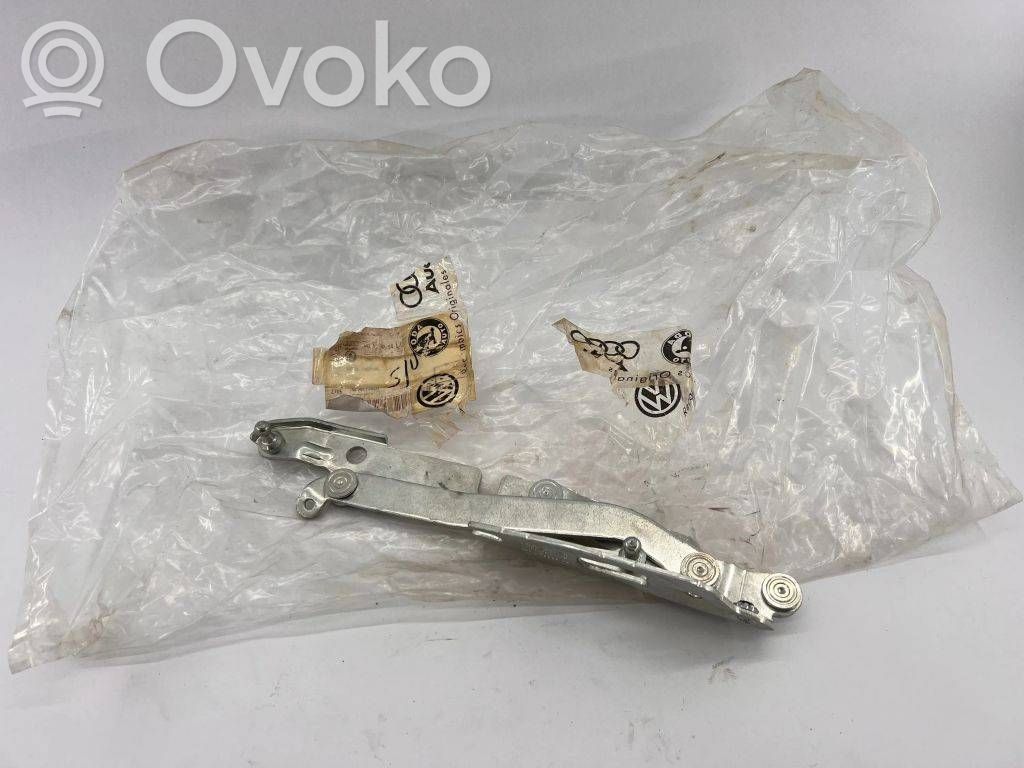 Audi A4 S4 B7 8E 8H Zawias klapy tylnej bagażnika 