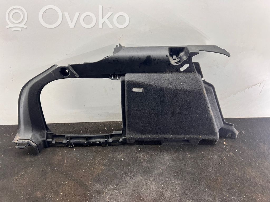 Audi A4 S4 B8 8K Tavaratilan/takakontin alempi sivuverhoilu 