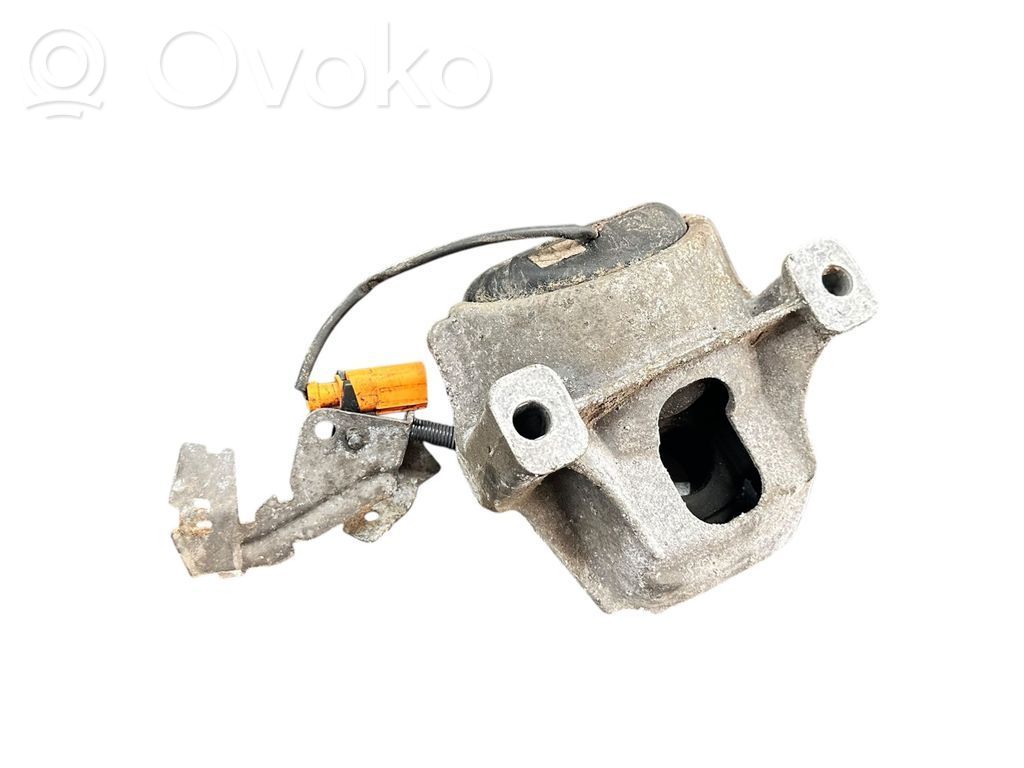 Audi Q5 SQ5 8R Engine mount bracket 
