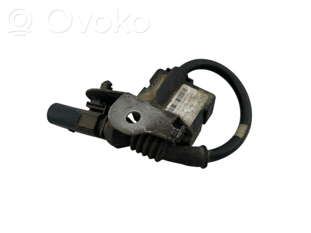 Volkswagen Touareg I Headlight/headlamp level sensor 