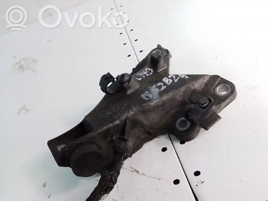 BMW 3 E90 E91 Engine mounting bracket 