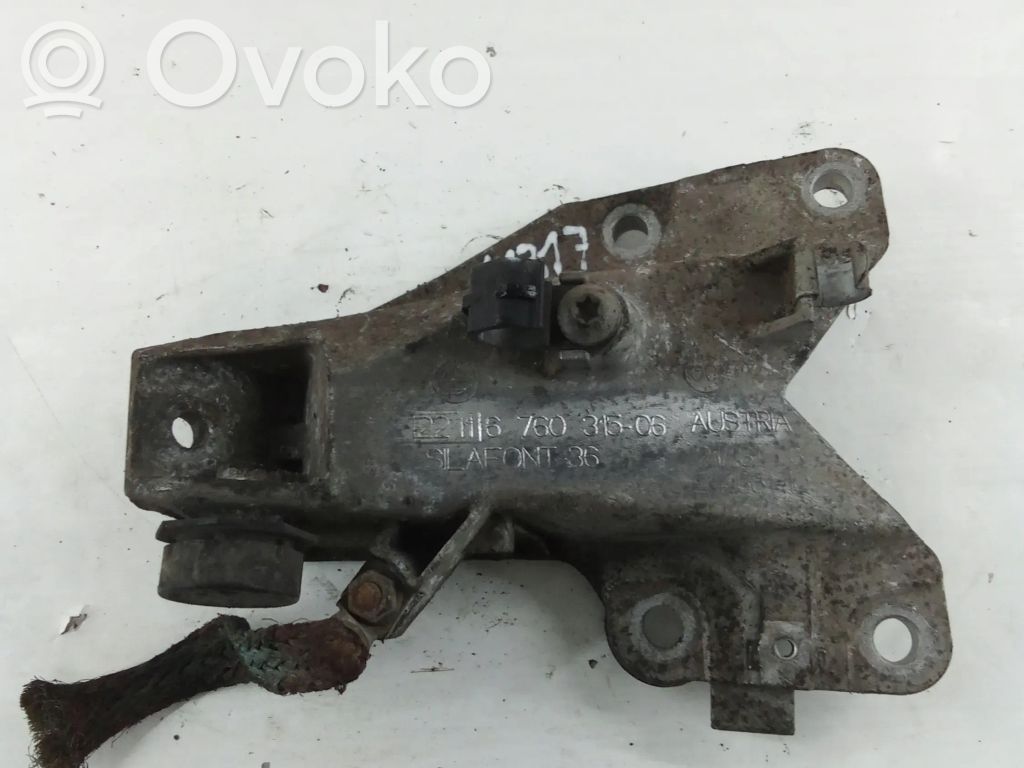 BMW 3 E90 E91 Engine mounting bracket 