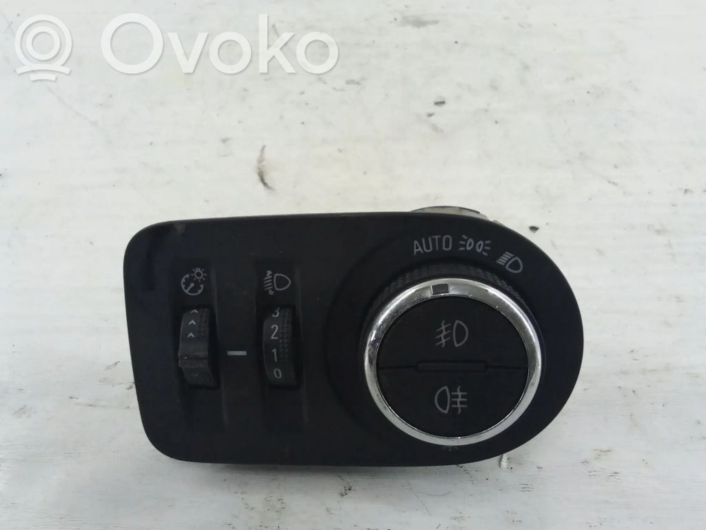 Opel Crossland X Light switch 