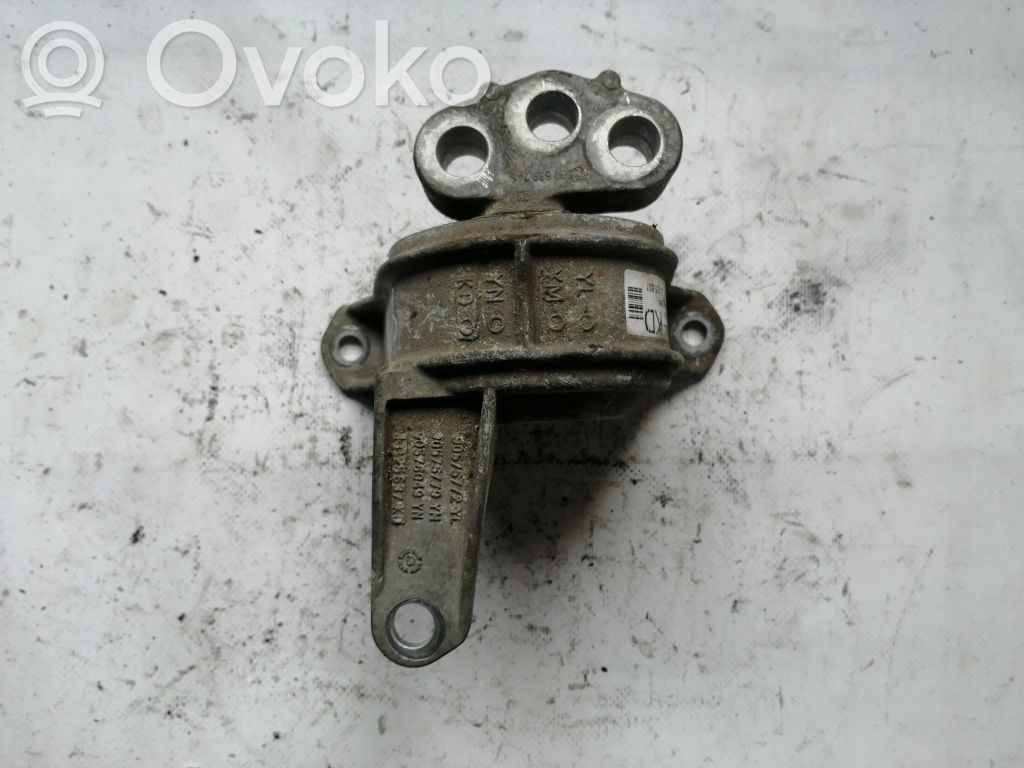 Opel Astra H Engine mount bracket 