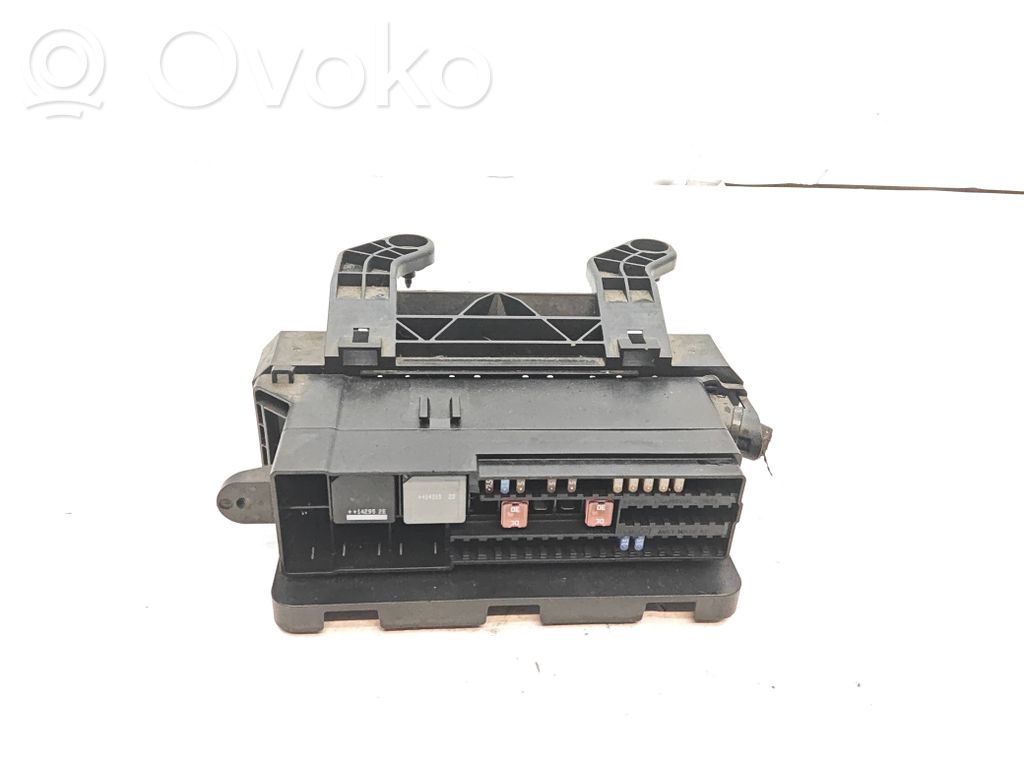 Fuse module   E02260200,AV6T14K131AC