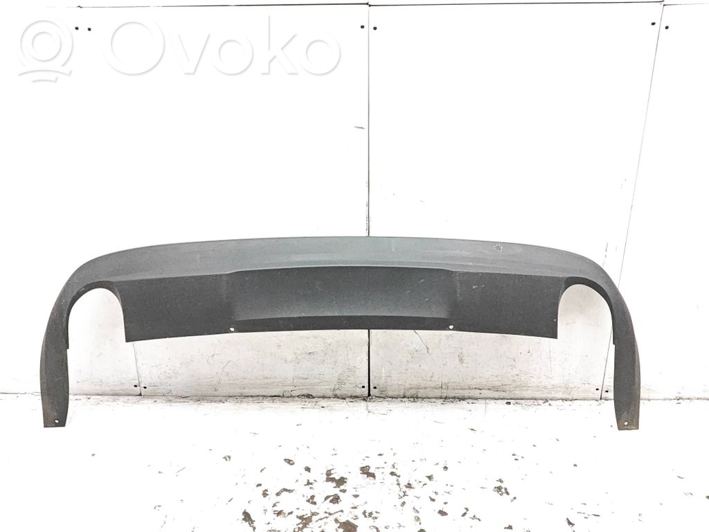 Volvo V40 Takapuskurin alaosan lista 