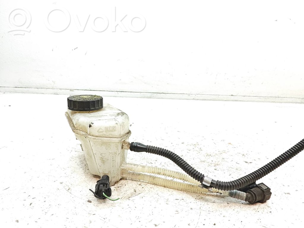 Opel Corsa E Jarrunestesäiliö 